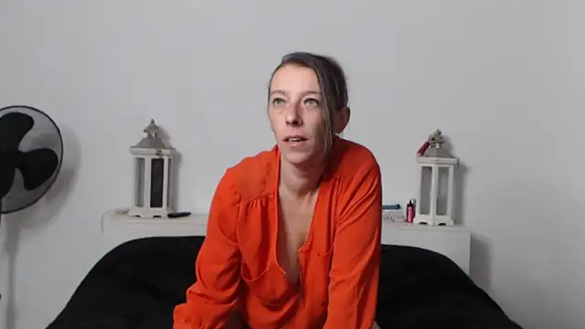 Snapshot of Oriane_Jackson chatting on 10-26-25, 01:00 Oriane Jackson online show from 10-26-25, 01:00