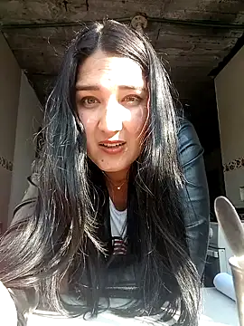 Snapshot of bella_vel chatting on 01-07-25, 08:42 bella vel online show from 01-07-25, 08:42