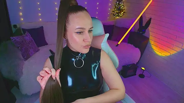 pepper cat  online show from 04-04-26, 12:28