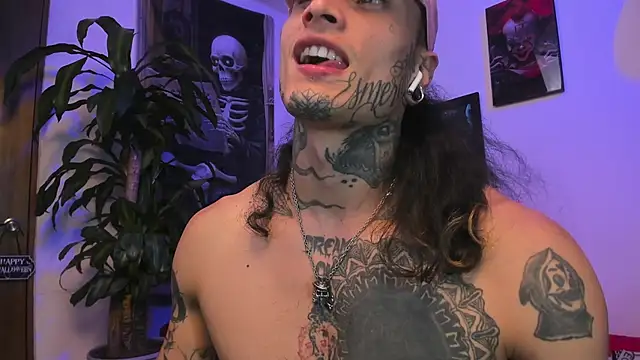 Snapshot of Ryuk_it chatting on 10-24-25, 01:15 Ryuk it online show from 10-24-25, 01:15