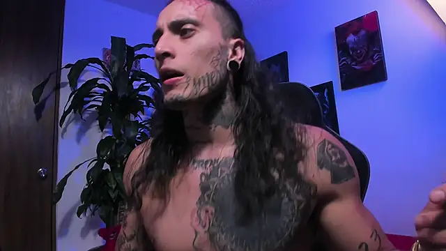 Snapshot of Ryuk_it chatting on 11-24-25, 01:05 Ryuk it online show from 11-24-25, 01:05