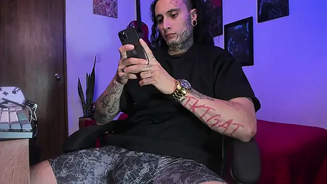 Snapshot of Ryuk_it chatting on 01-12-26, 01:34 Ryuk it online show from 01-12-26, 01:34