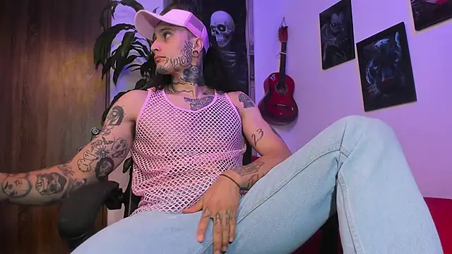 Snapshot of Ryuk_it chatting on 10-23-25, 01:10 Ryuk it online show from 10-23-25, 01:10