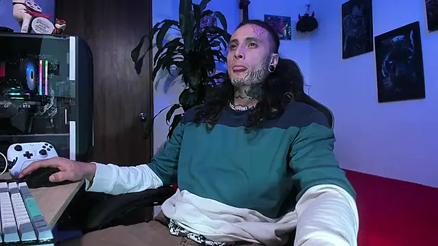 Snapshot of Ryuk_it chatting on 11-18-25, 01:21 Ryuk it online show from 11-18-25, 01:21