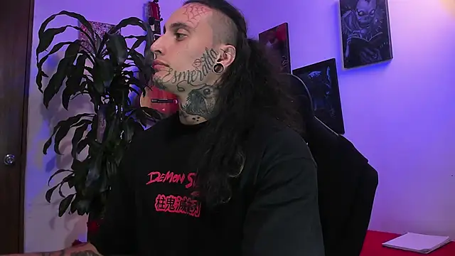 Snapshot of Ryuk_it chatting on 11-30-25, 01:39 Ryuk it online show from 11-30-25, 01:39