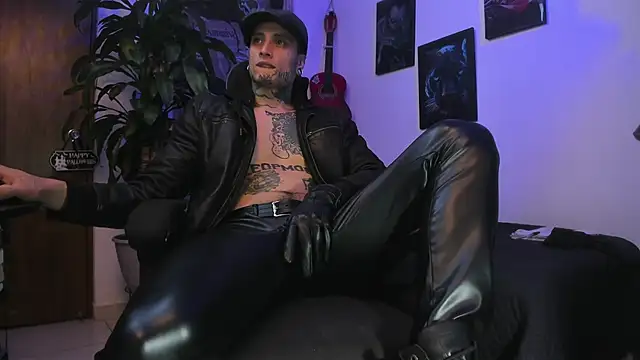 Snapshot of Ryuk_it chatting on 11-05-25, 01:58 Ryuk it online show from 11-05-25, 01:58