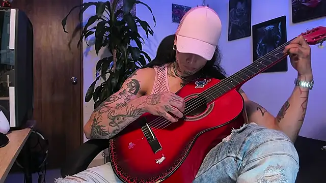 Snapshot of Ryuk_it chatting on 11-10-25, 04:12 Ryuk it online show from 11-10-25, 04:12