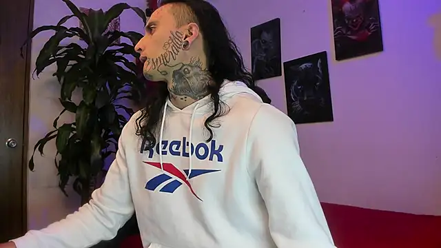 Snapshot of Ryuk_it chatting on 10-02-25, 01:14 Ryuk it online show from 10-02-25, 01:14