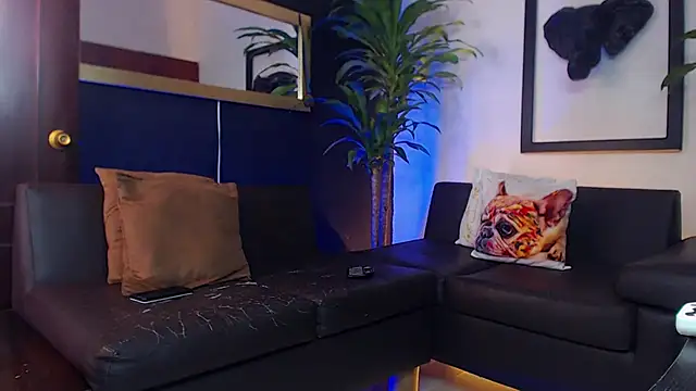 Snapshot of Markboyl chatting on 03-18-25, 04:39 Markboyl online show from 03-18-25, 04:39