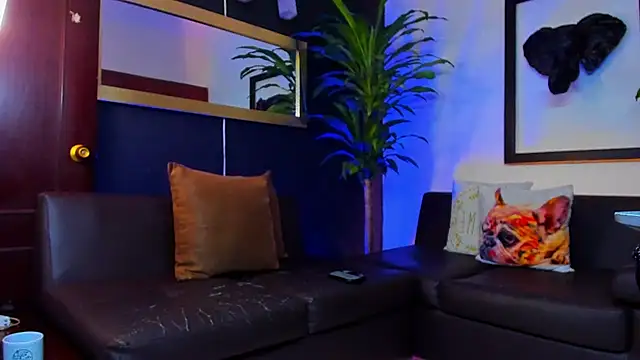 Snapshot of Markboyl chatting on 02-07-25, 12:39 Markboyl online show from 02-07-25, 12:39