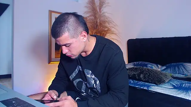 Snapshot of Markboyl chatting on 02-23-26, 01:12 Markboyl online show from 02-23-26, 01:12