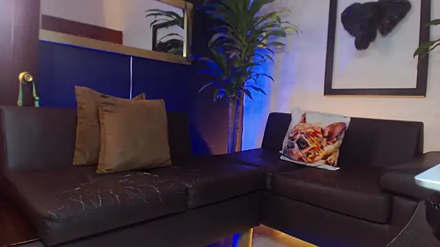 Snapshot of Markboyl chatting on 03-17-25, 12:04 Markboyl online show from 03-17-25, 12:04