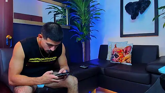 Snapshot of Markboyl chatting on 02-03-25, 01:19 Markboyl online show from 02-03-25, 01:19