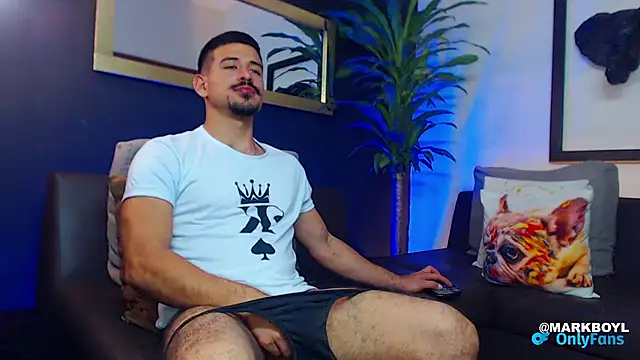 Snapshot of Markboyl chatting on 12-18-24, 06:10 Markboyl online show from 12-18-24, 06:10