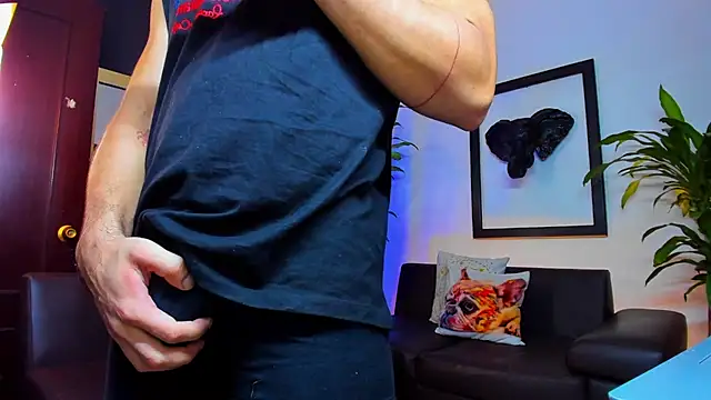 Snapshot of Markboyl chatting on 02-05-25, 11:55 Markboyl online show from 02-05-25, 11:55