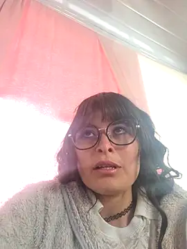 Alexandrasaenz online show from 10-18-25, 02:30