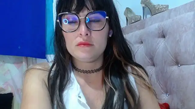Alexandrasaenz online show from 05-04-26, 09:06