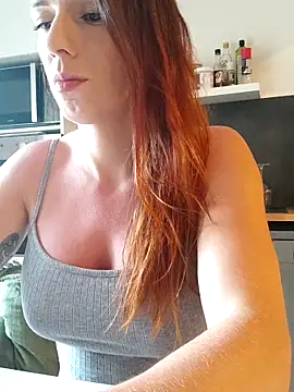 Snapshot of clara-francaise chatting on 06-22-26, 06:05 clara-francaise online show from 06-22-26, 06:05