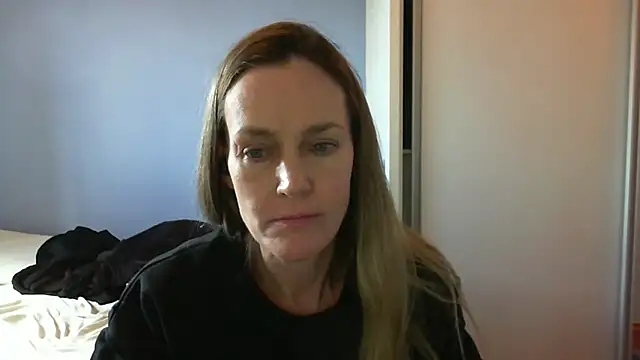 Annylove1 online show from 10-20-25, 03:45