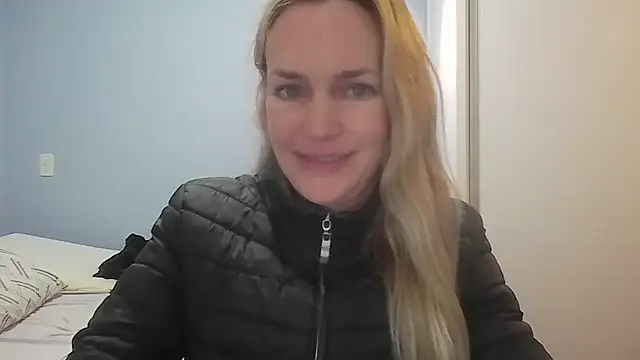 Annylove1 online show from 06-26-26, 12:11
