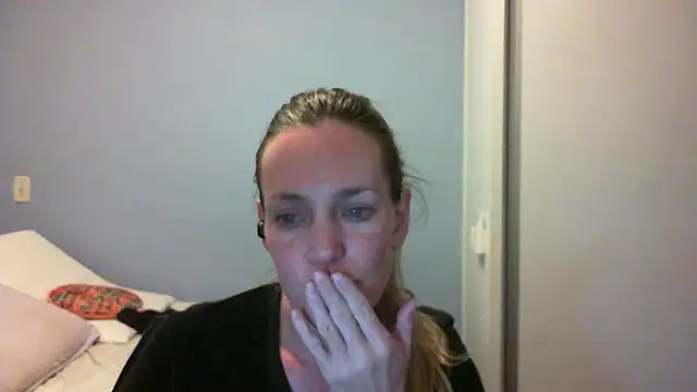 Annylove1 online show from 10-19-25, 12:24