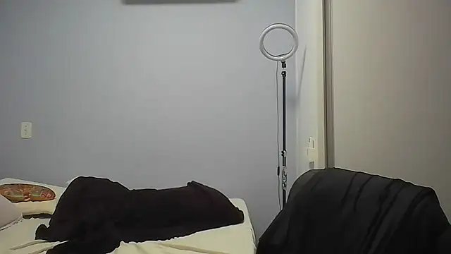 Snapshot of Annylove1 chatting on 06-01-26, 12:33 Annylove1 online show from 06-01-26, 12:33