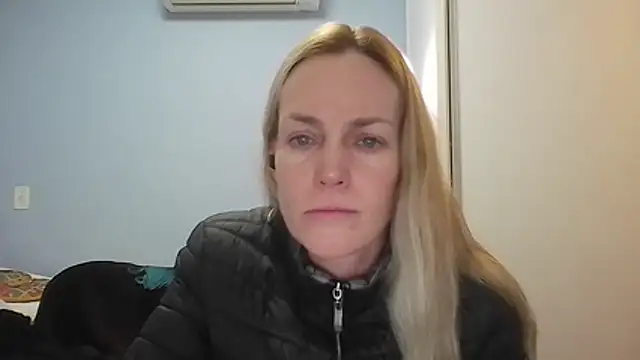 Snapshot of Annylove1 chatting on 06-01-26, 12:38 Annylove1 online show from 06-01-26, 12:38