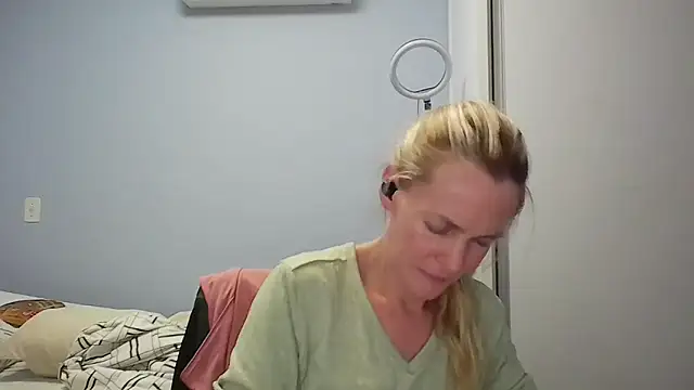 Annylove1 online show from 02-26-26, 12:21