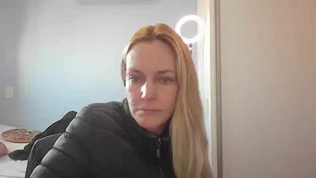 Snapshot of Annylove1 chatting on 05-13-26, 12:12 Annylove1 online show from 05-13-26, 12:12