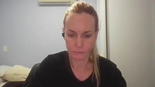 Snapshot of Annylove1 chatting on 05-24-26, 12:54 Annylove1 online show from 05-24-26, 12:54