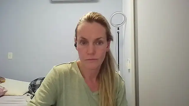 Annylove1 online show from 04-14-26, 12:15