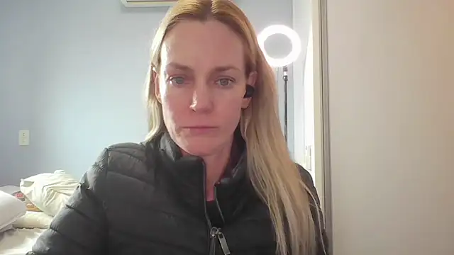 Snapshot of Annylove1 chatting on 05-22-26, 04:27 Annylove1 online show from 05-22-26, 04:27