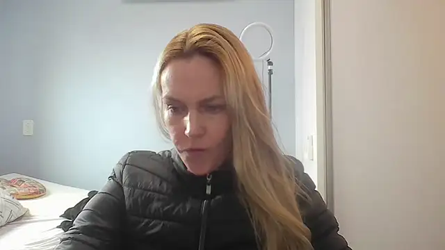 Annylove1 online show from 06-24-26, 12:48