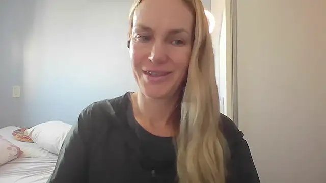 Snapshot of Annylove1 chatting on 05-05-26, 12:19 Annylove1 online show from 05-05-26, 12:19