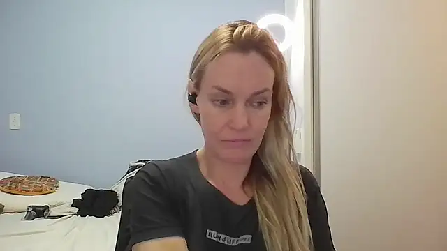 Annylove1 online show from 04-10-26, 12:23