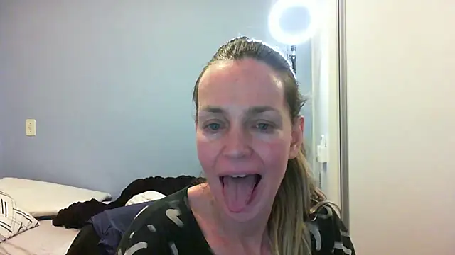 Annylove1 online show from 11-04-25, 11:30