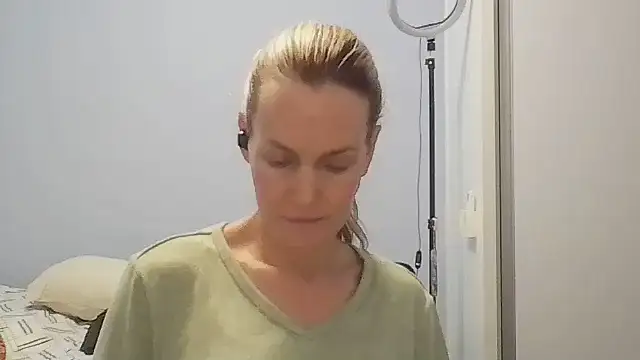 Annylove1 online show from 03-12-26, 12:16