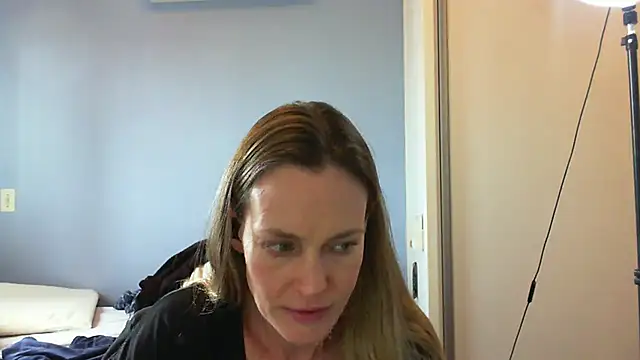 Annylove1 online show from 10-29-25, 03:55