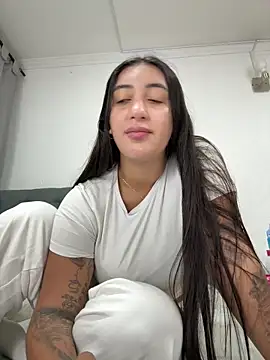 Hannahoff online show from 03-06-26, 04:18