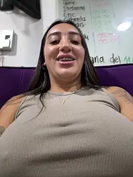 Hannahoff online show from 05-12-26, 02:30