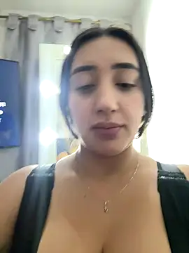 Snapshot of Hannahoff chatting on 11-23-25, 07:29 Hannahoff online show from 11-23-25, 07:29