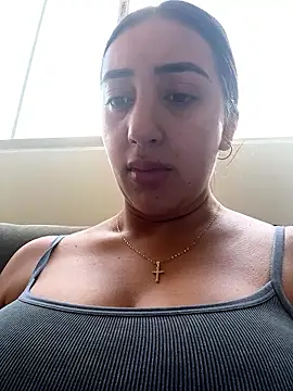 Snapshot of Hannahoff chatting on 01-18-26, 03:37 Hannahoff online show from 01-18-26, 03:37