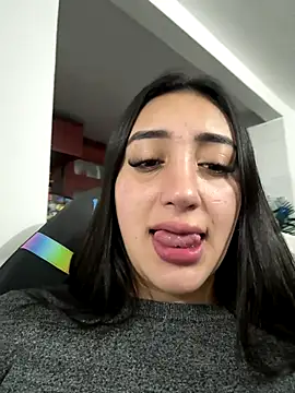 Snapshot of Hannahoff chatting on 12-01-25, 09:32 Hannahoff online show from 12-01-25, 09:32