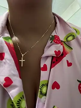 Snapshot of Hannahoff chatting on 02-10-26, 09:25 Hannahoff online show from 02-10-26, 09:25