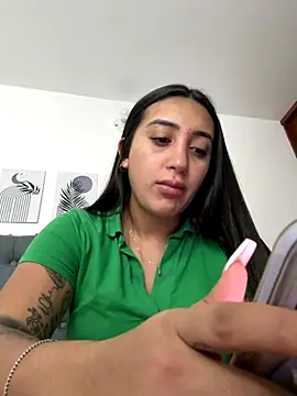 Hannahoff online show from 09-26-25, 04:19