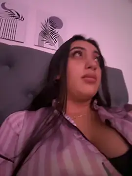 Snapshot of Hannahoff chatting on 11-09-25, 04:55 Hannahoff online show from 11-09-25, 04:55