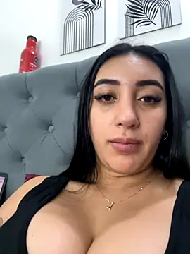 Snapshot of Hannahoff chatting on 11-27-25, 05:52 Hannahoff online show from 11-27-25, 05:52