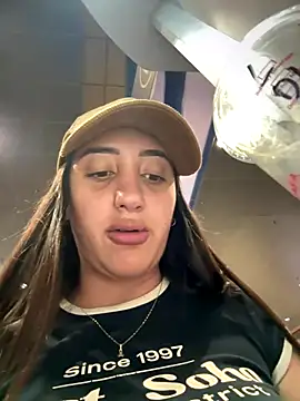 Hannahoff online show from 09-29-25, 01:12