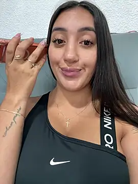 Snapshot of Hannahoff chatting on 02-17-26, 03:15 Hannahoff online show from 02-17-26, 03:15