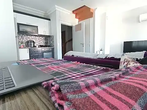 ALPHANDRE online show from 12-15-25, 07:36